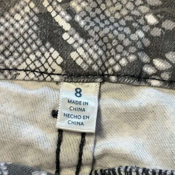 Seven 7 Stylish Snake Print Skinny Jeans - size 8. - Picture 7 of 10